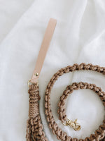 Load image into Gallery viewer, Java Macrame Lead with Natural Leather Handle
