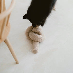 O Nou | Oversized Toy with Super Squeakers in Oat